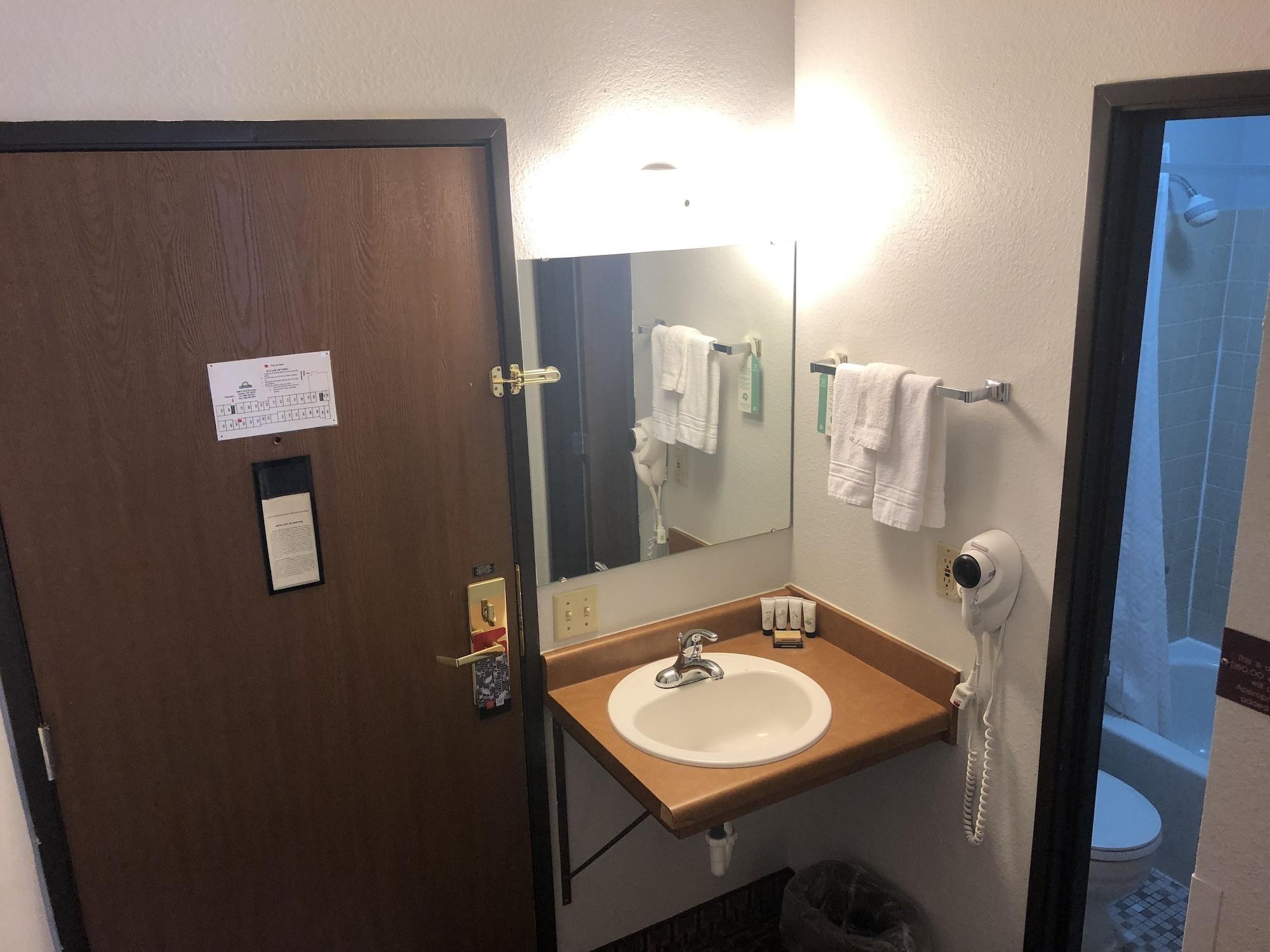 Oyo Hotel Glendive - Yellowstone River المظهر الخارجي الصورة