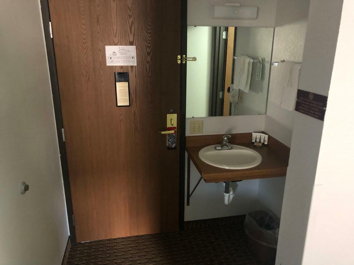 Oyo Hotel Glendive - Yellowstone River المظهر الخارجي الصورة